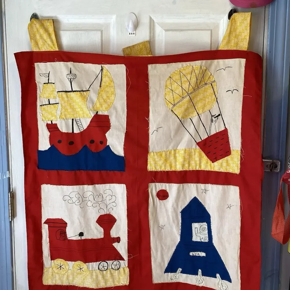 Vintage 1977 Christmas Around The World Hand Patchwork Wall Hanging 29”x29” Deco